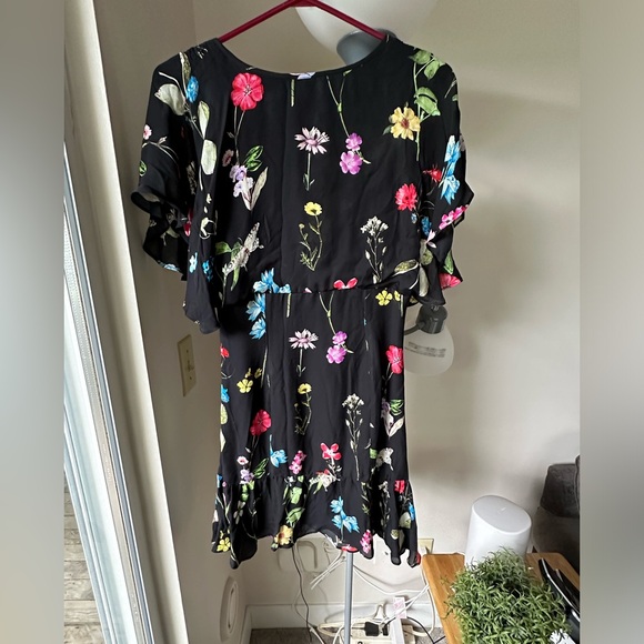 Parker floral print. Classic Parker design and style - Picture 2 of 3